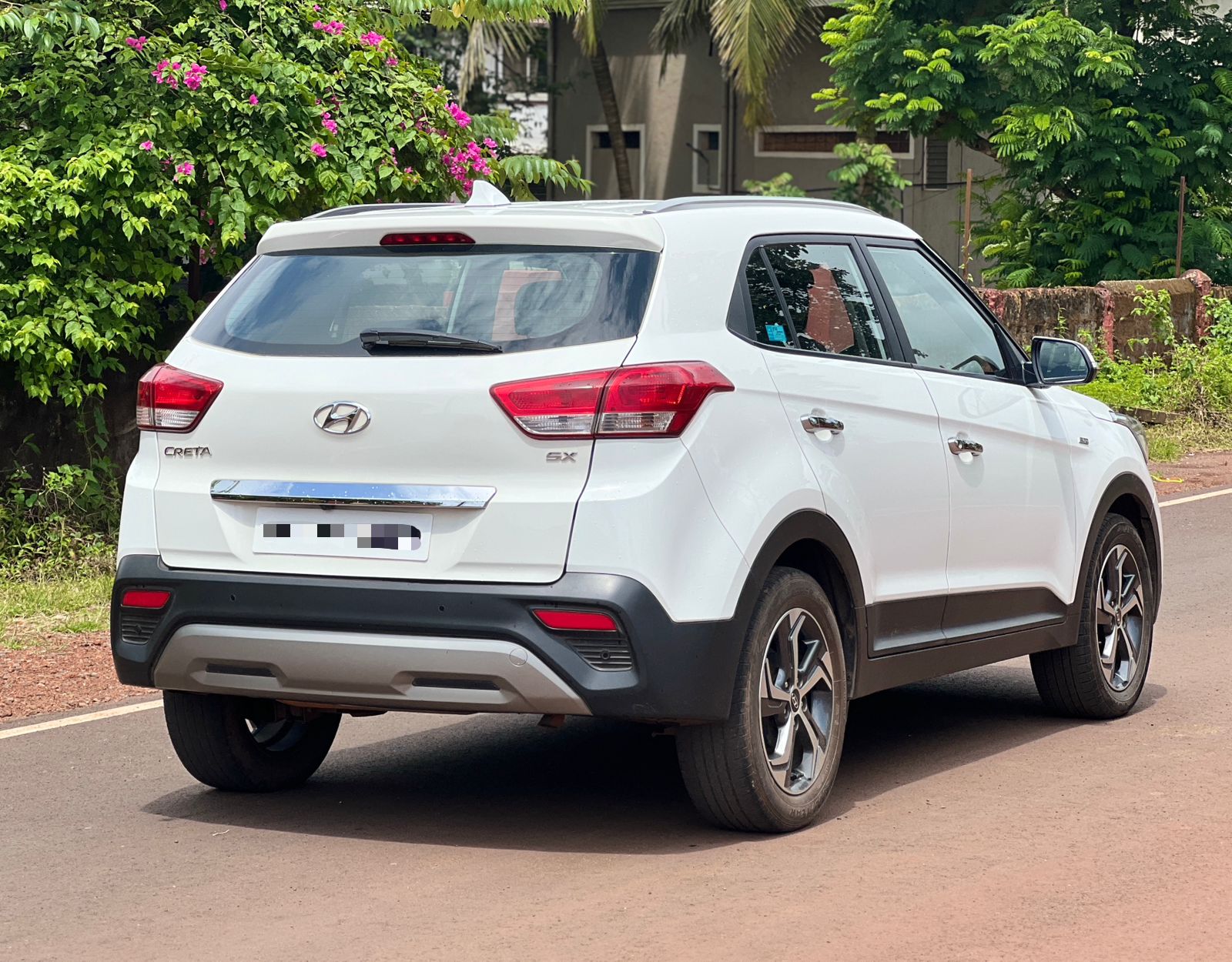 WhatsApp Image 2025-10-31 at 17.44.33 (1)